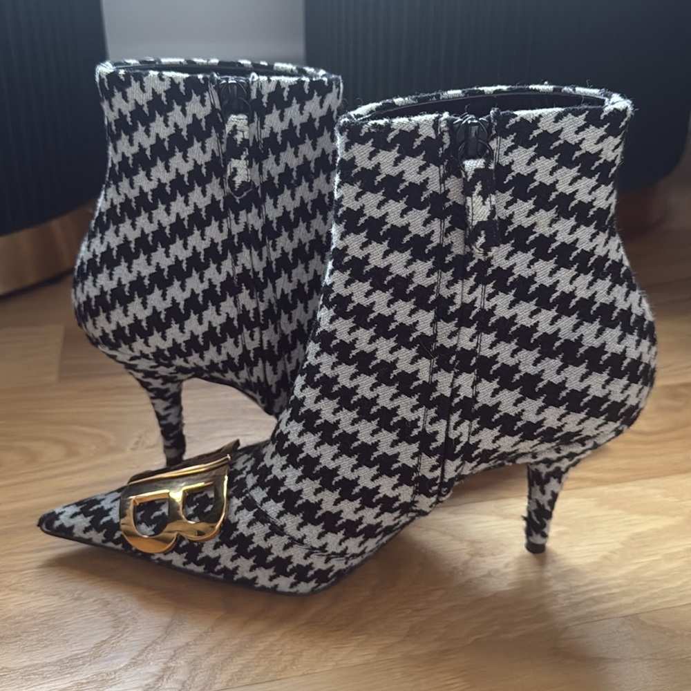 Balenciaga houndstooth ankle booties - Picture 16 of 17
